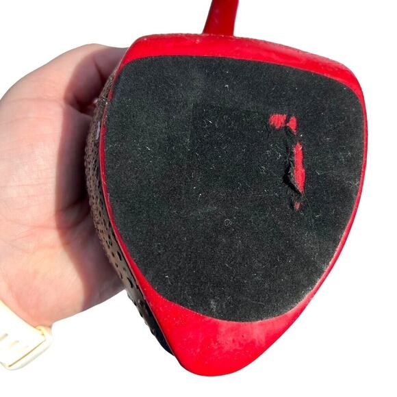 Wild Eye Designs Wine Bottle Holder Stand Stiletto High Heel Shoe Black Red - Picture 10 of 16